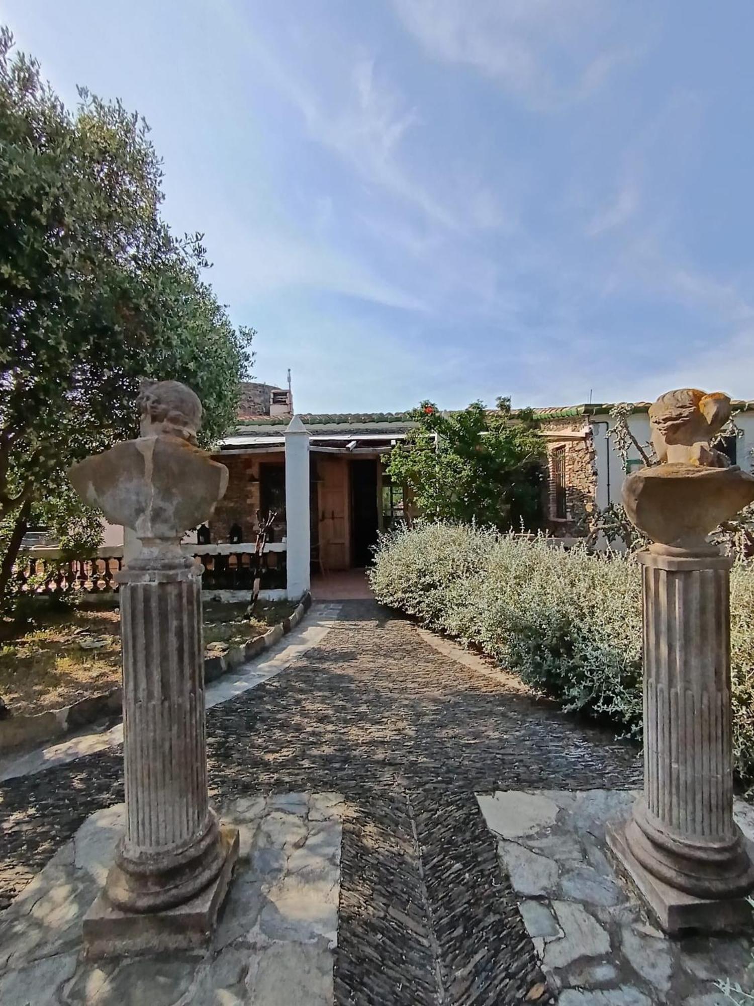 Isla Privada En De Ensueño Con 11 Dobles Con Baño Privado Y Piscina * Cadaqués